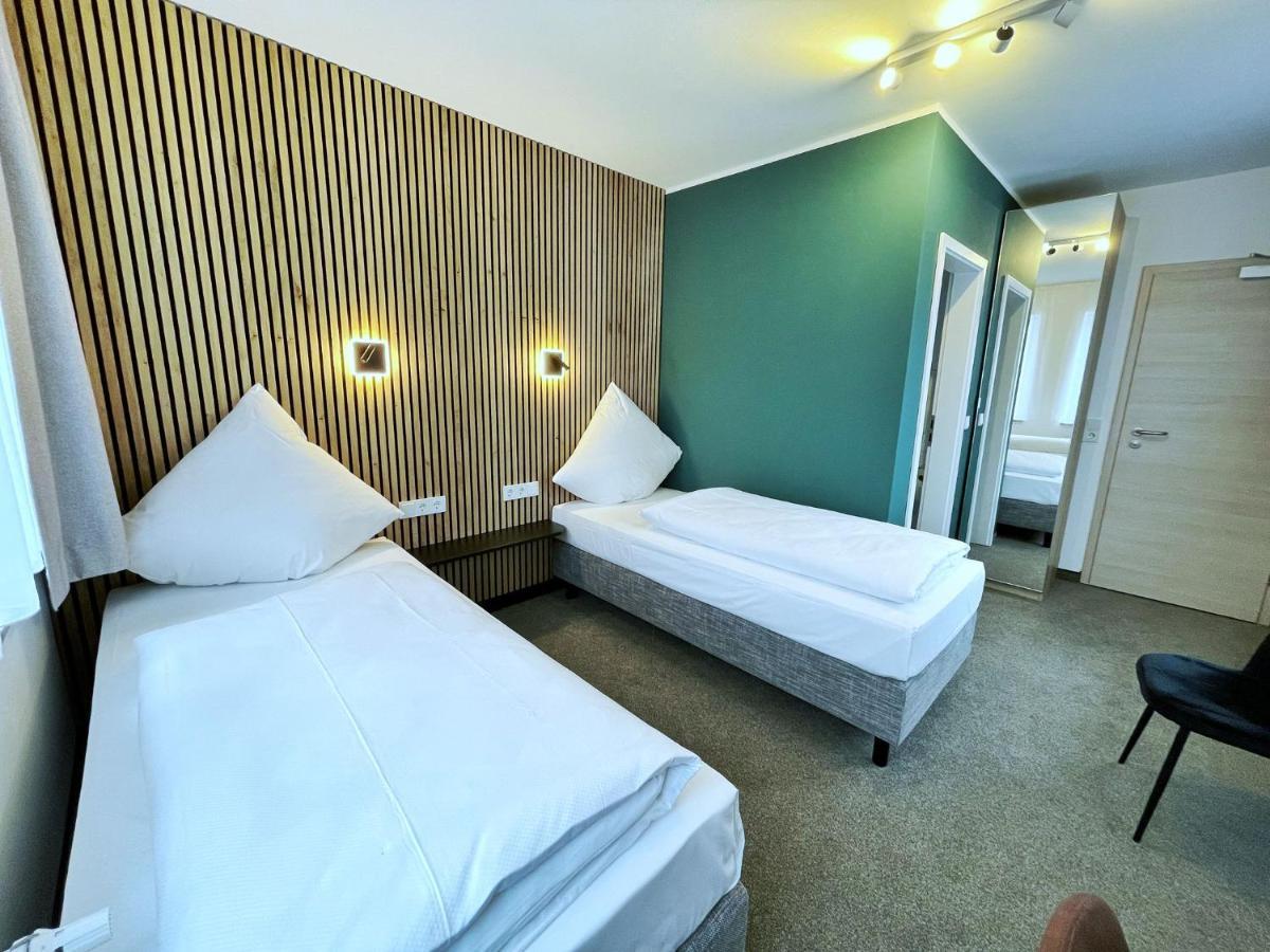 Hotel Xenia 3*